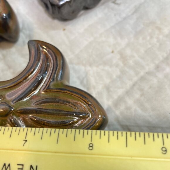 Pair Of Decorative Ceramic Fleur-De-Lis Cross Figurines or Book Ends - Picture 7 of 9